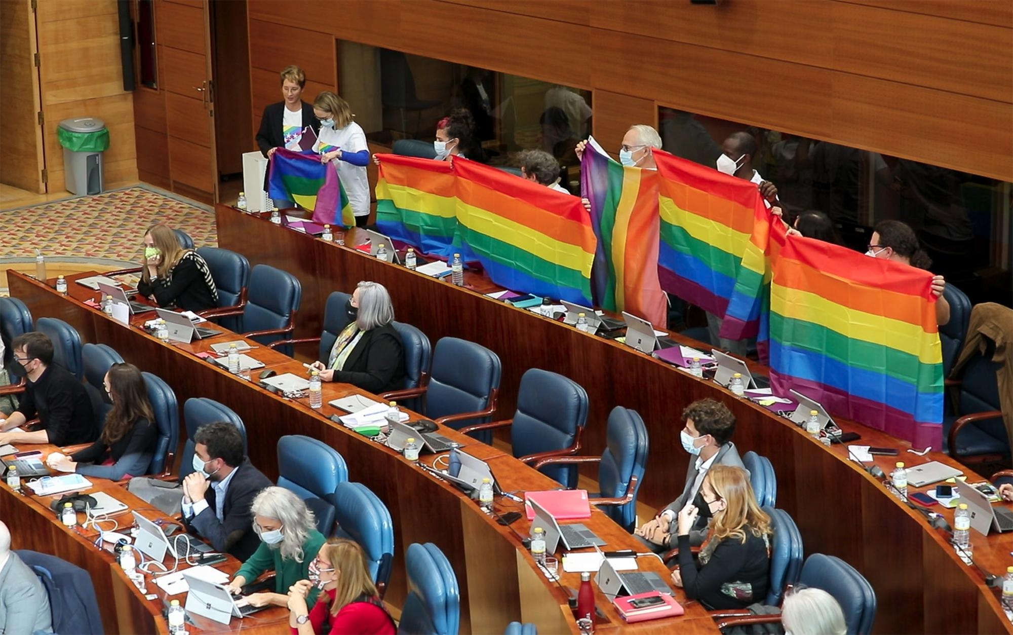 Asamblea de Madrid debate derogación leyes LGTBI  - 11